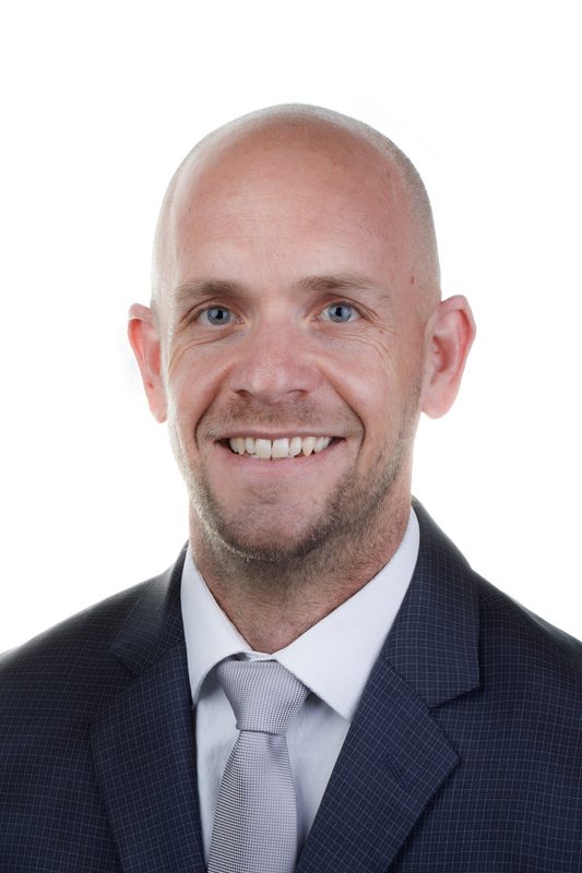 Dr. Blake Adams, who leads the live surgical sinus lift course